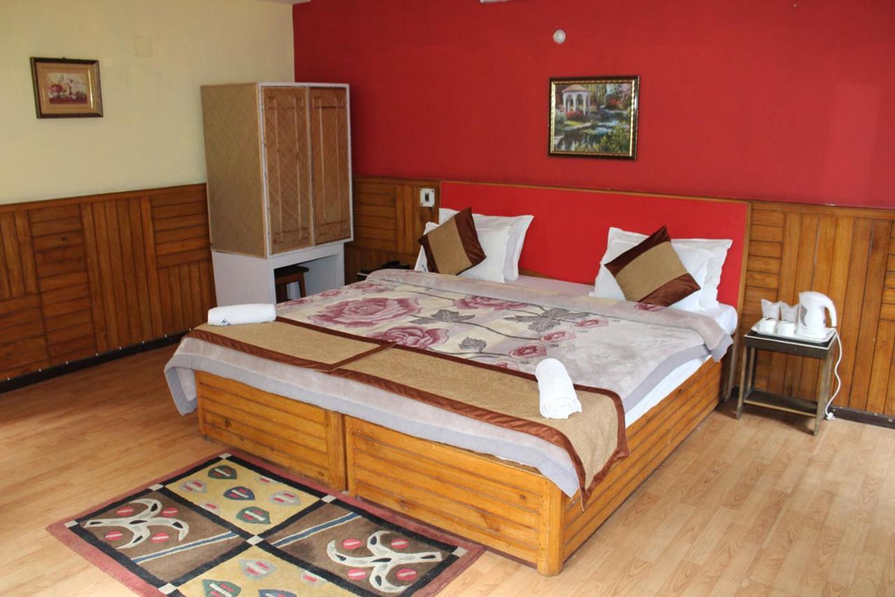 Norling Retreat Hotel Pelling Exterior photo